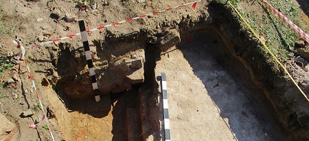 Разрушенный церковный престол нашли археологи в центре Москвы