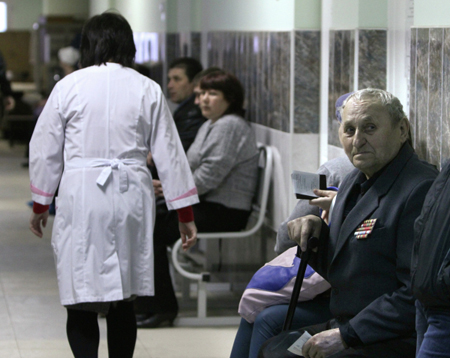 Более тысячи пожилых кировчан стали жертвами сети нелегальных медицинских центров, ущерб - 60 млн рублей
