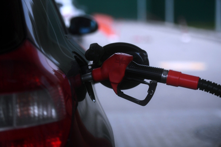 Стабилизировались цены на топливо на АЗС в Свердловской области