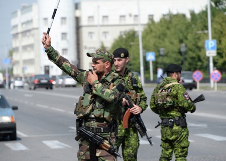 СКР возбудил дело о посягательстве на жизнь полицейских по фактам нескольких нападений в Чечне