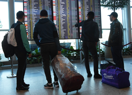Пассажиры задержанного в Новосибирске рейса вылетят на резервном судне в Китай