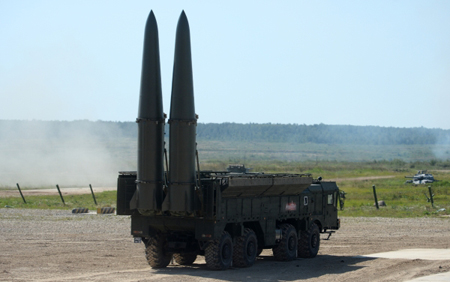 Российские военные на маневрах "Восток-2018" запустили две крылатые ракеты комплекса "Искандер-М"