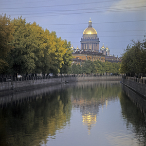 Тепло и без осадков будет к концу рабочей недели в Петербурге