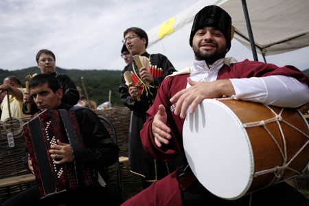 Фестивалем национальных культур отмечают День адыгов в Кабардино-Балкарии