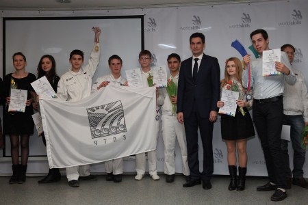 Команда ЧТПЗ завоевала пять золотых медалей на региональном чемпионате "Молодые профессионалы"