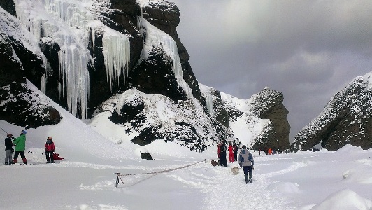 Фестиваль по ледолазанию на замерзших водопадах прошел на юге Сахалина
