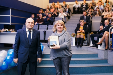 Кузбассэнергосбыт наградил лучших потребителей по итогам работы в 2015 году