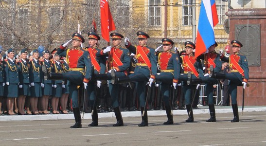Военные парады, шествия "Бессмертного полка" и народные гуляния прошли в Сибири в День Победы