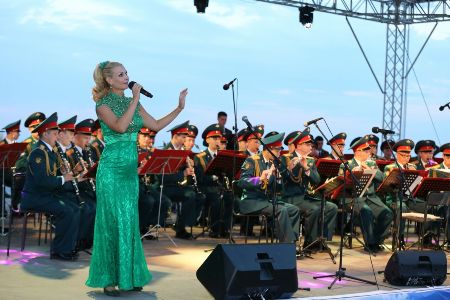 Центральный военный оркестр Минобороны РФ дал концерт в крепости Нарын-Кала в Дербенте