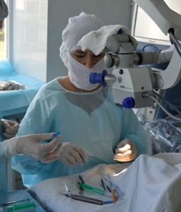 Врачи из тюменского Ишима начали проводить операции по лечению катаракты на высокотехнологическом оборудовании