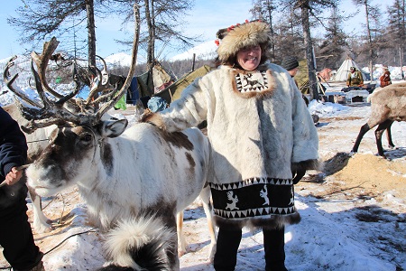 Гонки на оленях и соревнования по национальным видам спорта прошли на слете оленеводов в Магаданской области
