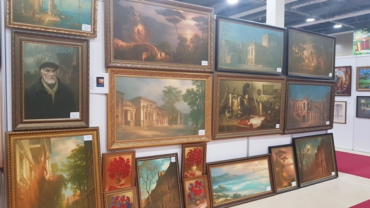 Более 5 тыс. произведений искусства представлены на выставке "Арт-Ростов" в Ростове-на-Дону