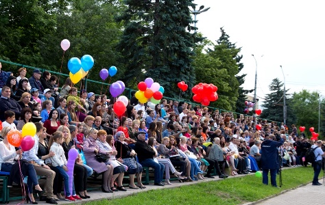 Праздник для более 400 выпускников городских школ прошел в Черкесске