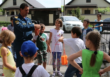 Около тысячи детей стали участниками марафона детской безопасности в Карачаево-Черкесии