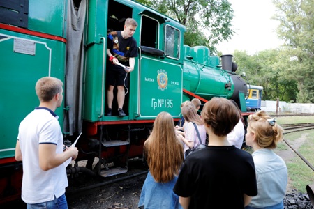 Ростовских школьников обучили правилам поведения на объектах железнодорожной инфраструктуры в ходе квеста