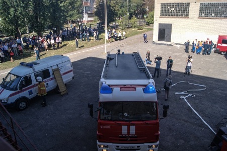 Белгородские спасатели провели пожарно-тактические учения в одной из школ Белгорода