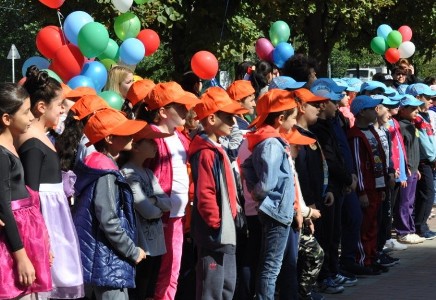 Карачаево-Черкесия масштабно отметила 25-летие республики и День Черкесска