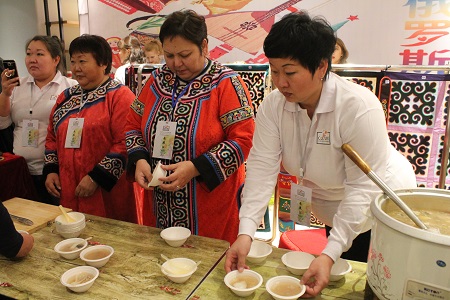 Мастера художественного промысла из России и Китая представили свои работы на выставке-ярмарке в Харбине