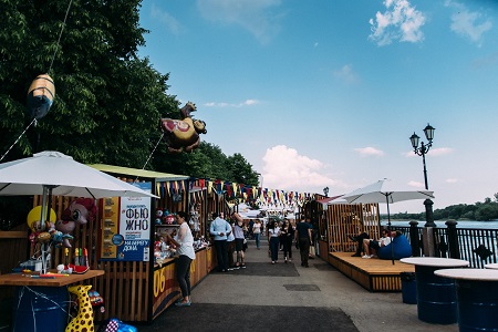 Ярмарка-фестиваль на Набережной Ростова-на-Дону собрала несколько тысяч жителей и гостей города