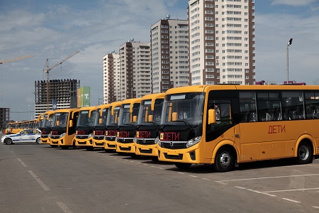 Около полусотни автобусов пополнили школьный автопарк Тюменской области