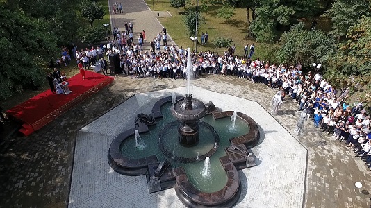 Открытием фонтана, колеса обозрения и соцобъектов в Кабардино-Балкарии отметили День республики и День столицы