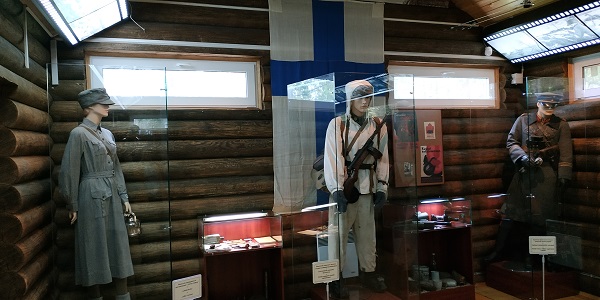 Музей советско-финляндской войны в Ленобласти пополнился табличкой с могилы добровольца, разрушенной во время Великой Отечественной