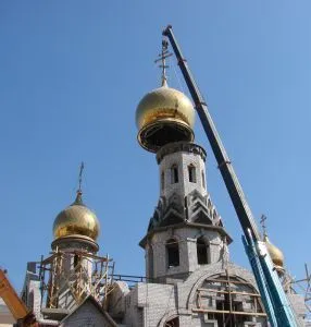 На церковь святителя Луки при Читинской государственной медицинской академии установлен главный купол