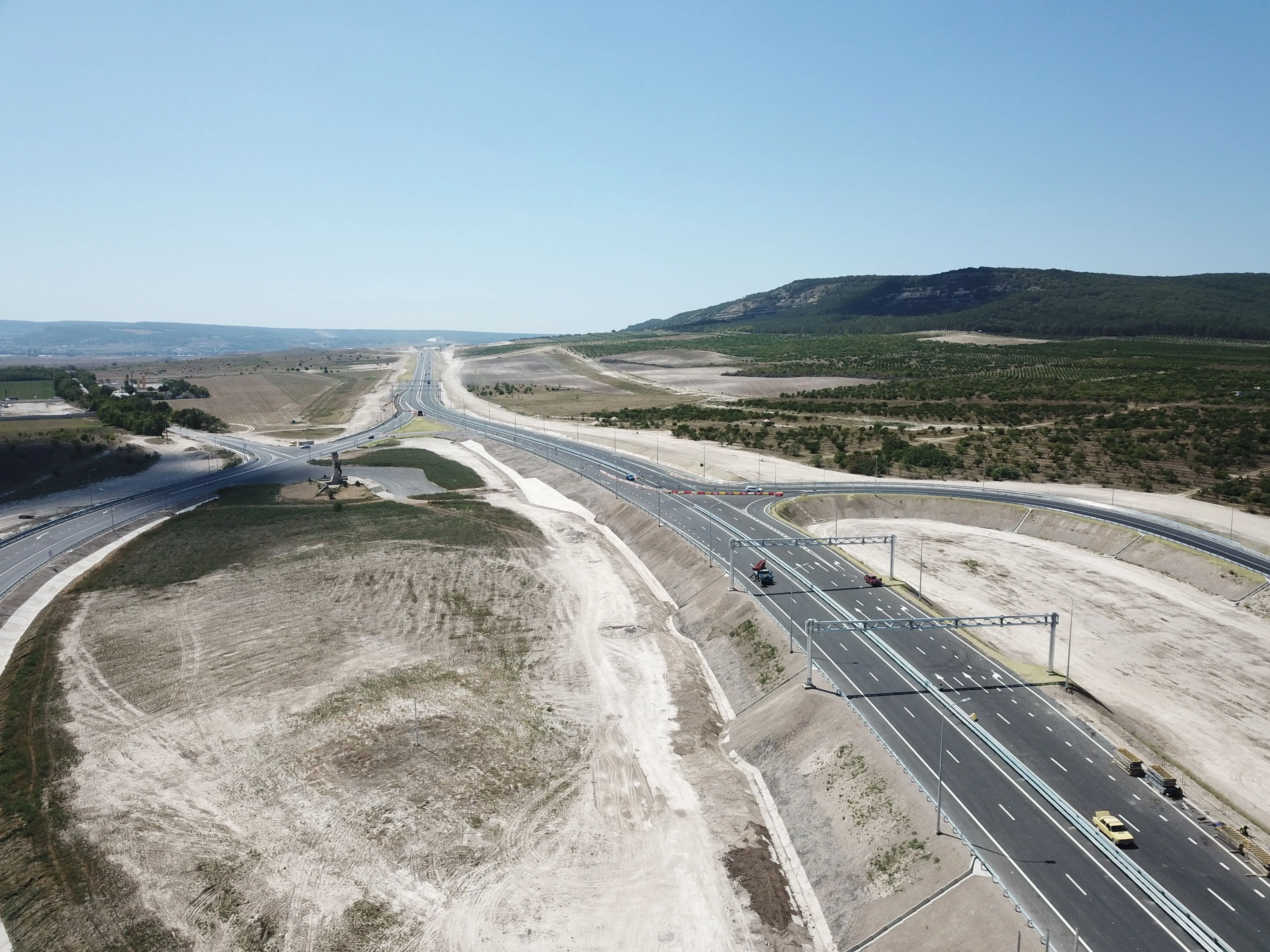 Фото предоставлены пресс-секретарем крымского строительного управления компании ВАД Григорием Назаровым