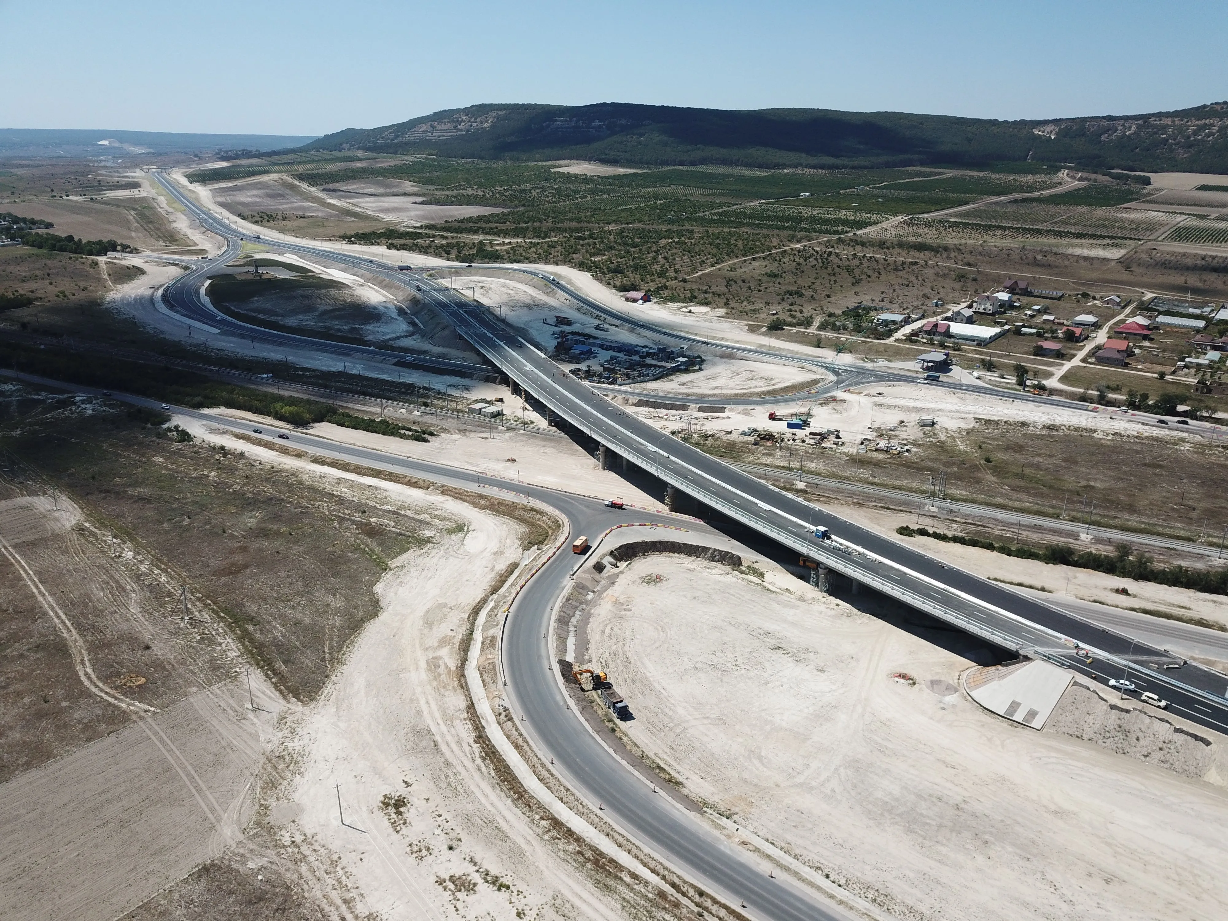 Фото предоставлены пресс-секретарем крымского строительного управления компании ВАД Григорием Назаровым