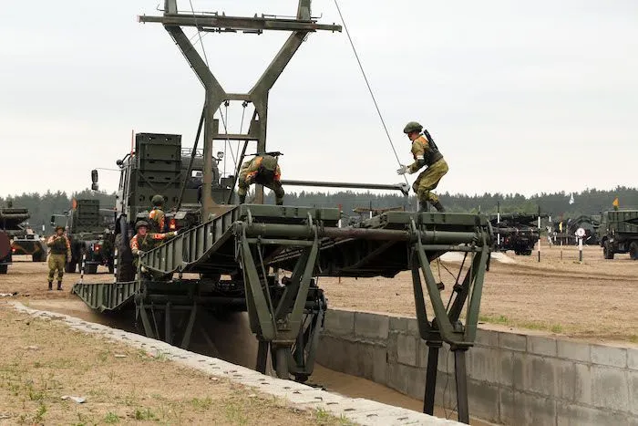 Военные со всей страны соревновались в мастерстве под Тюменью