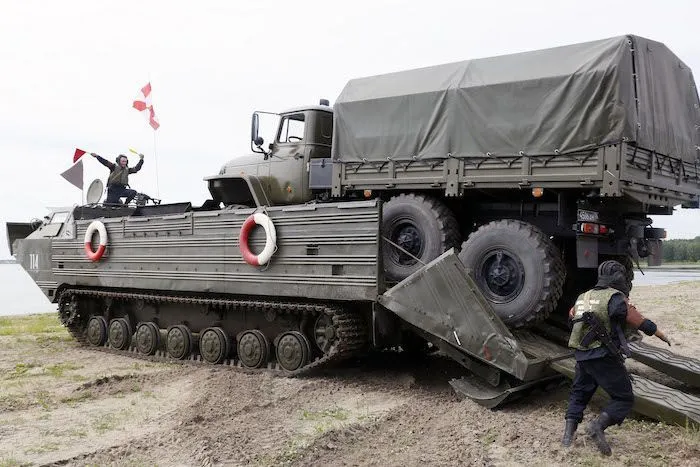 Военные со всей страны соревновались в мастерстве под Тюменью