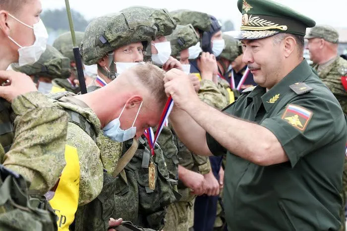 Военные со всей страны соревновались в мастерстве под Тюменью