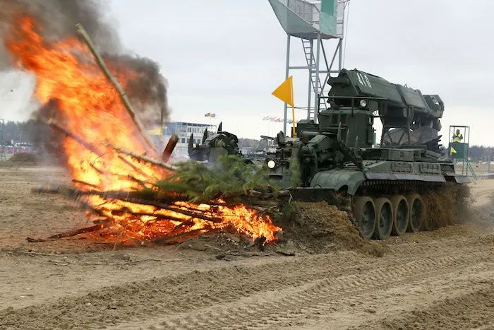 Военные со всей страны соревновались в мастерстве под Тюменью