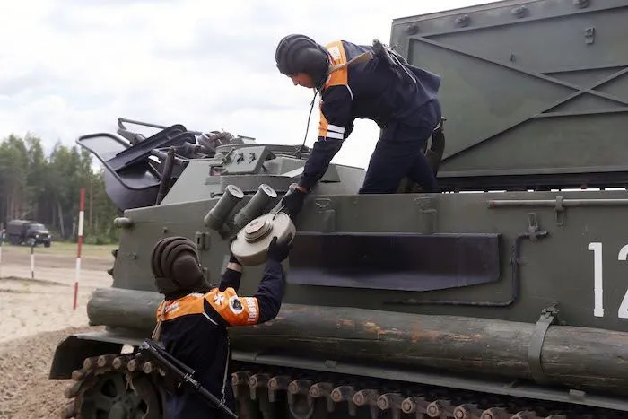 Военные со всей страны соревновались в мастерстве под Тюменью