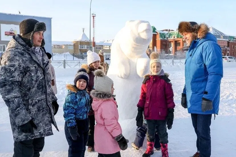 Детский городок с лабиринтом построили в Нарьян-Маре из снега