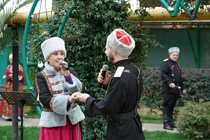 Сквер влюбленных появился в Сочи. © Фото: пресс-служба администрации Сочи