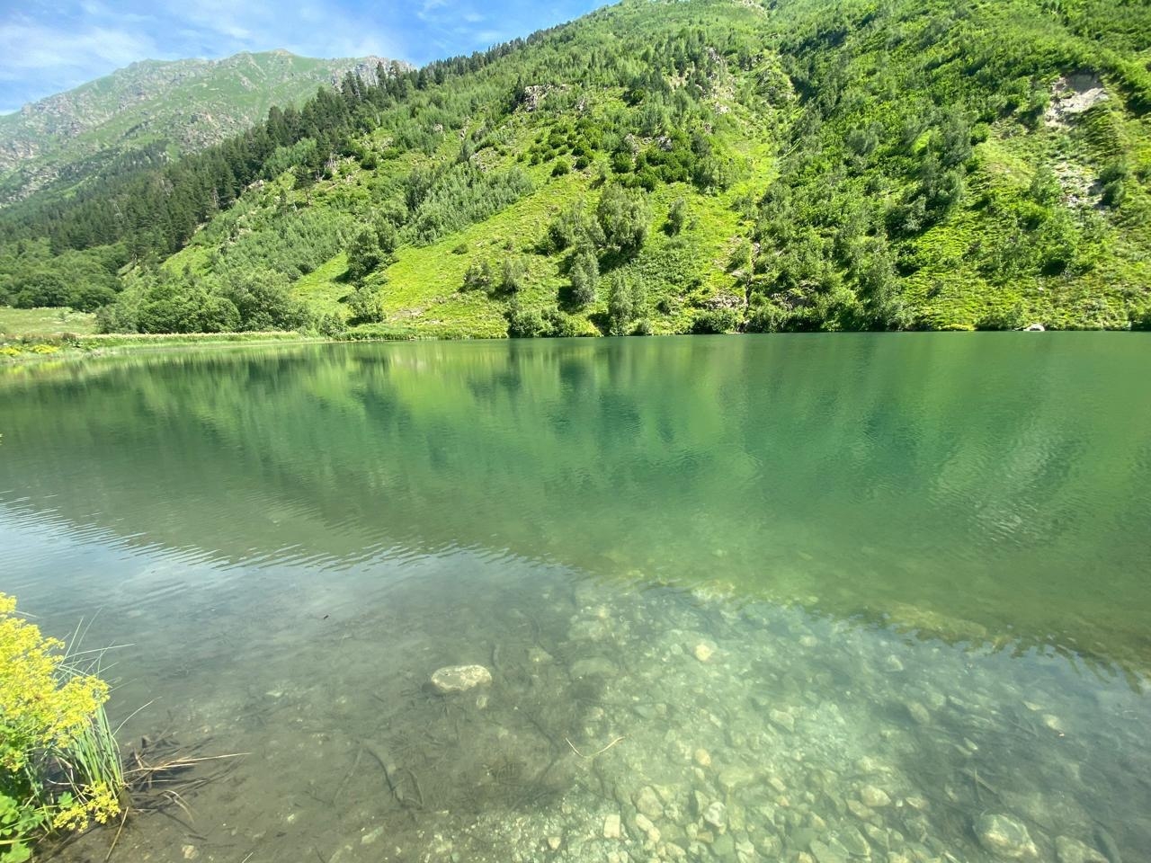 Здесь расположено около 200 озер, рек и водопадов. © "Интерфакс". Мария Исаак