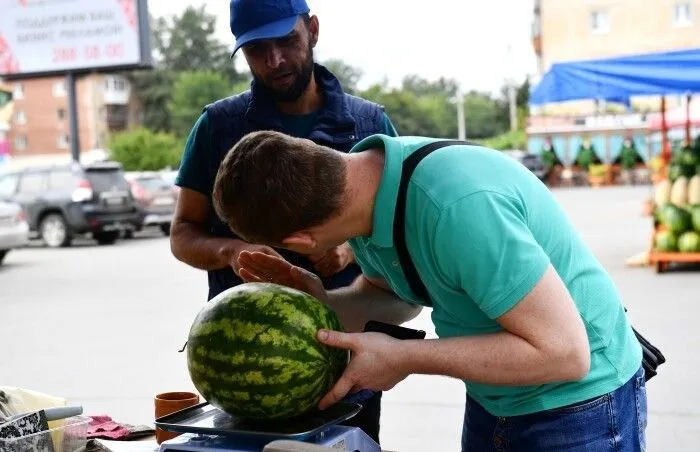 Как выбрать самый спелый и сочный арбуз