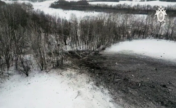 На месте крушения военно-транспортного самолета Ил-76 обнаружены бортовые самописцы воздушного судна