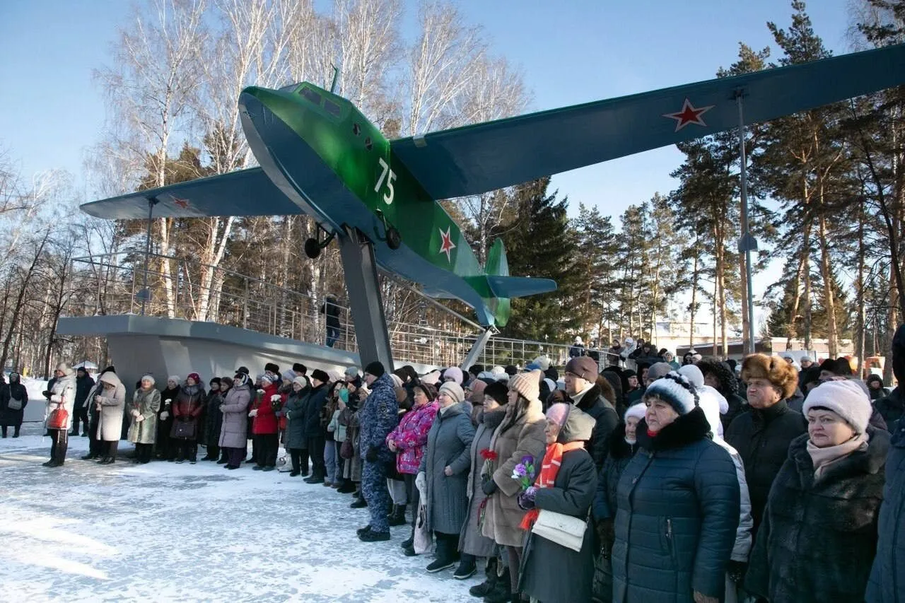 Мемориальное общественное пространство с макетом десантного планера А-7 в натуральную величину открыли в парке Машиностроителей в Заводоуковске Тюменской области