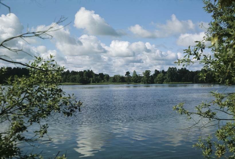 Голубое озеро в Воскресенском районе Подмосковья.  Фото