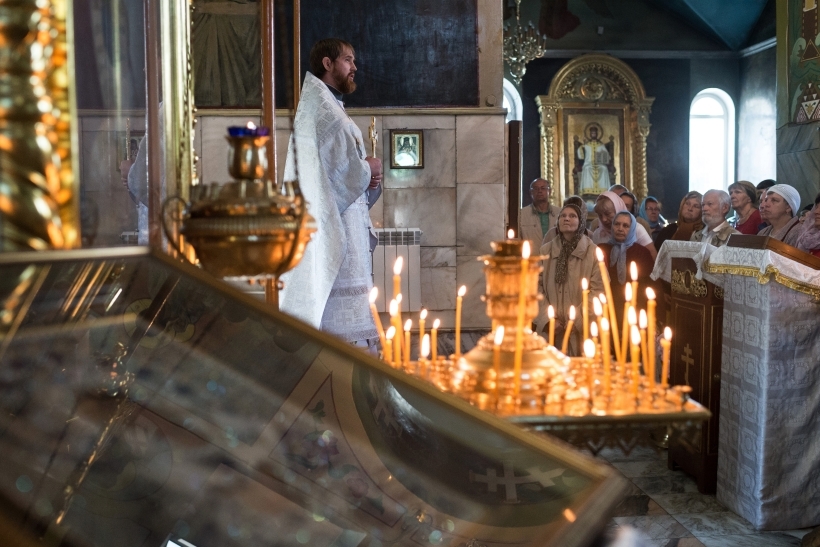 Фото. Перед праздником в храмах проходит большое церковное богослужение