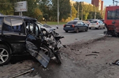 Легковушка врезалась в троллейбус в Ижевске, трое пострадали