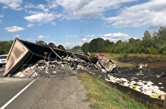 Два человека погибли, двое госпитализированы после ДТП с грузовиком и тремя легковушками под Самарой