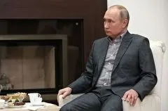 Путин принял участие в испытаниях назальной вакцины от коронавируса