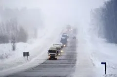 Въезд грузового транспорта в Уфу ограничили из-за сильного снегопада