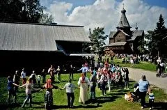 Главная улица Новгородского музея народного деревянного зодчества открылась после реставрации