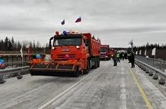 Новый мост взамен аварийного открыли в промышленном районе Якутии через реку Нюя