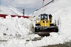 Снежная лавина сошла на дорогу в Красноярском крае, пострадавших нет