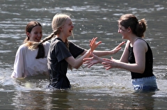 Купание в оренбургских водоемах этим летом после паводка небезопасно - власти